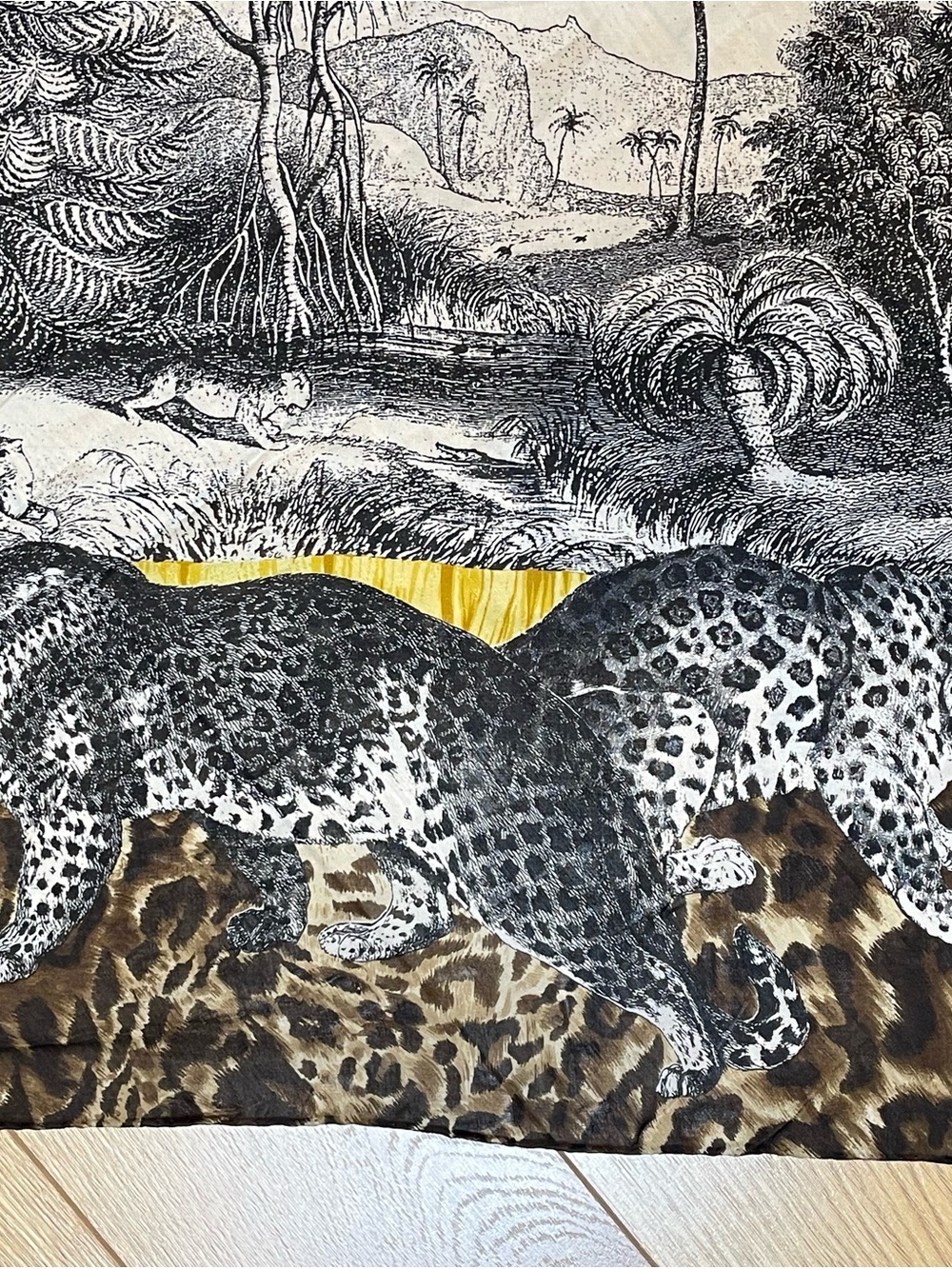 Vintage Gianfranco Ferré Jungle Jaguar 100% Silk Scarf 35” Designer Animal Print - Picture 3 of 7